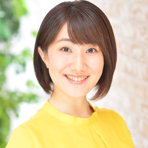 女性ナレーター：田中花
